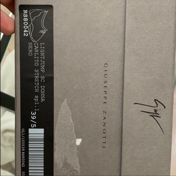 Shoes - Picture 5 of 5